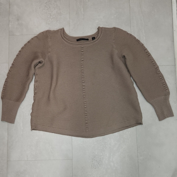 Cyrus tan sweater - Picture 2 of 2